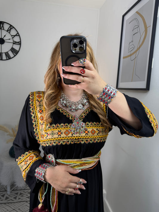 Robe Tina Yelli