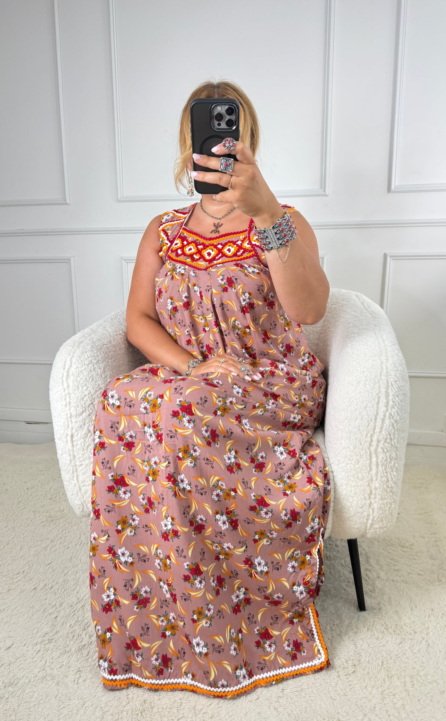 Robe de maison kabyle — Modèles Yasmine Yelli