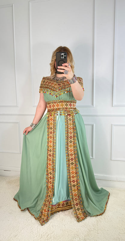 Robe kabyle de soirée à col bateau — Modèle Yelli