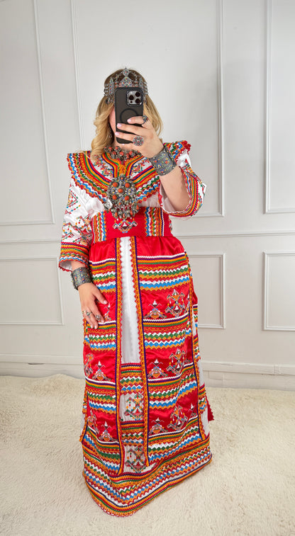 Robe Iwadiyen | Robe Kabyle Traditionnelle & Moderne - Yelli Yelli