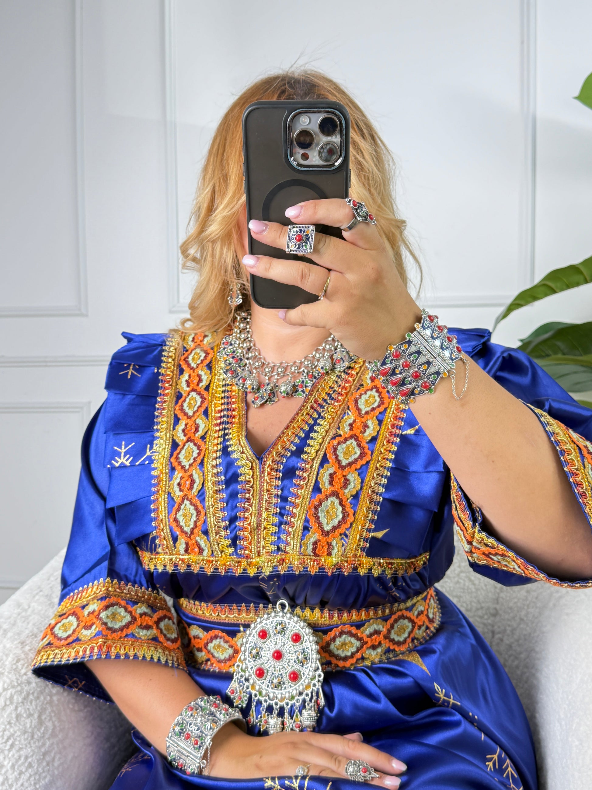 Robe de soirée kabyle — Modèle Thilelli sans manches (Copie) Yelli