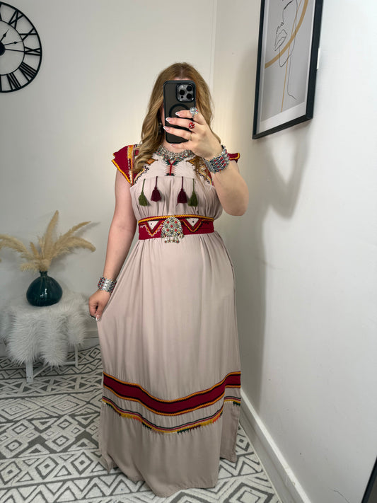 Robe Tasnim Yelli