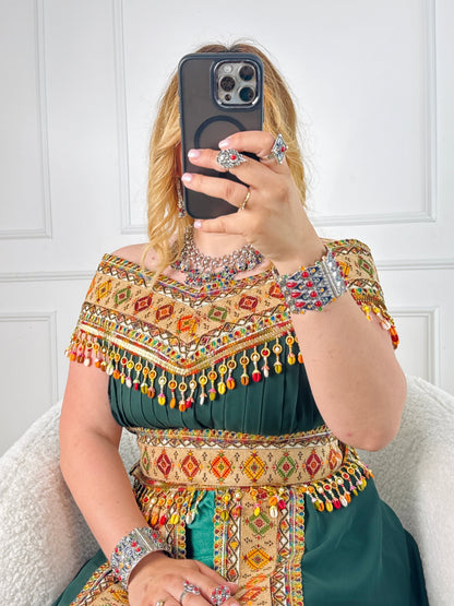Robe kabyle de soirée à col bateau — Modèle Yelina Yelli