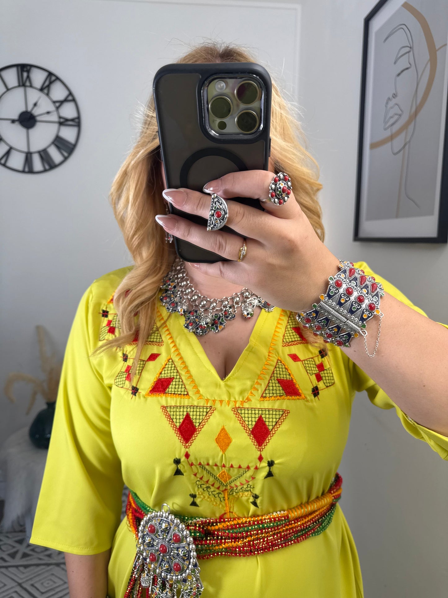 Robe Thiziri Yelli