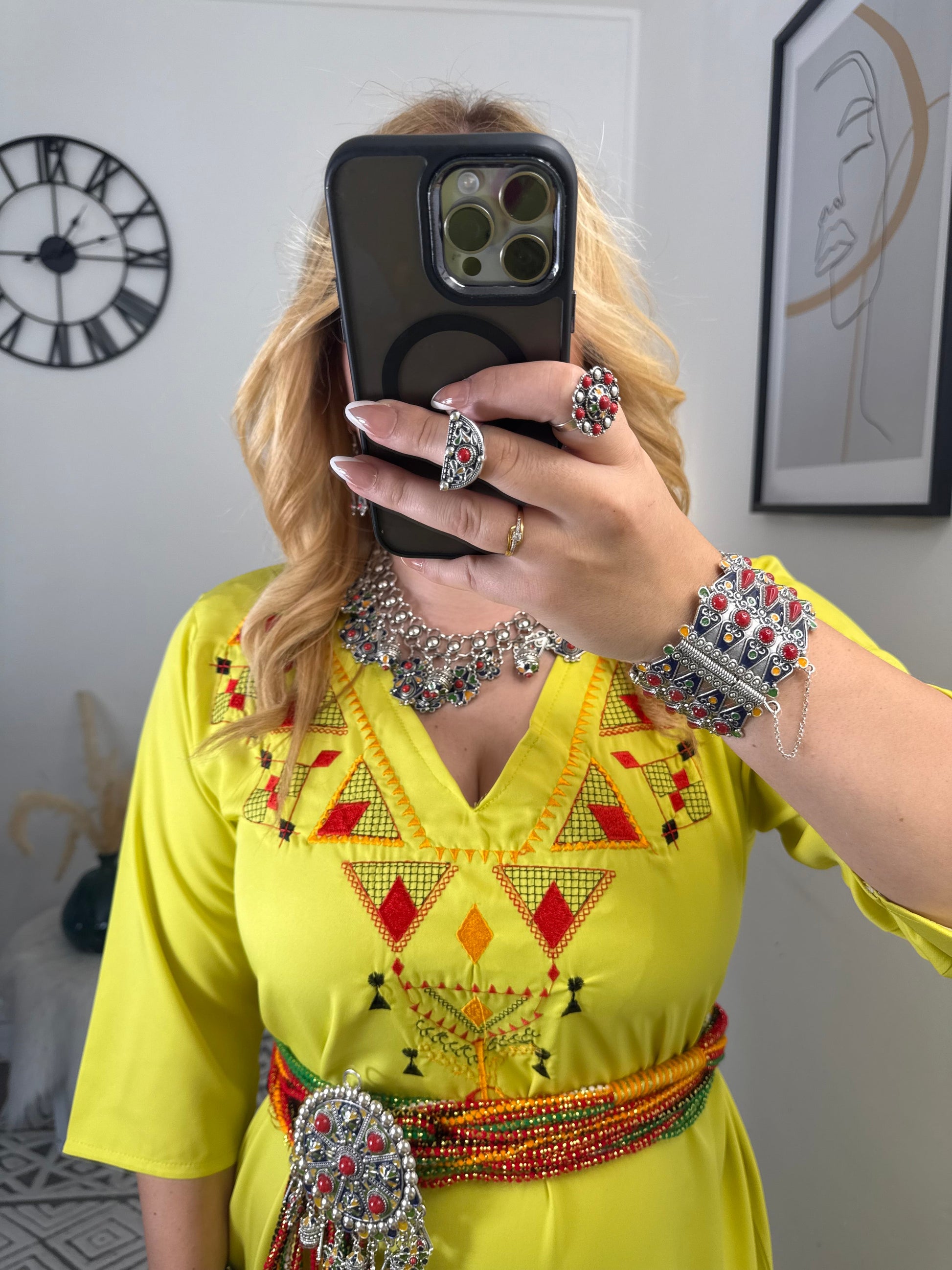 Robe Thiziri Yelli