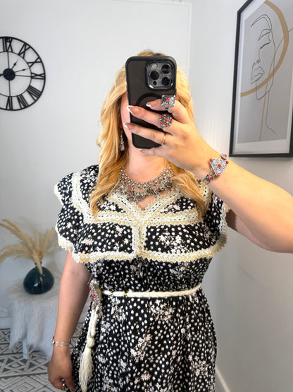 Robe Yara Yelli