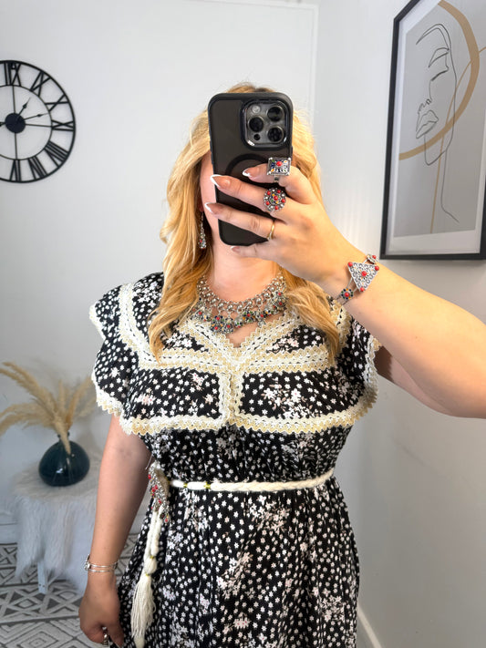 Robe Yara Yelli