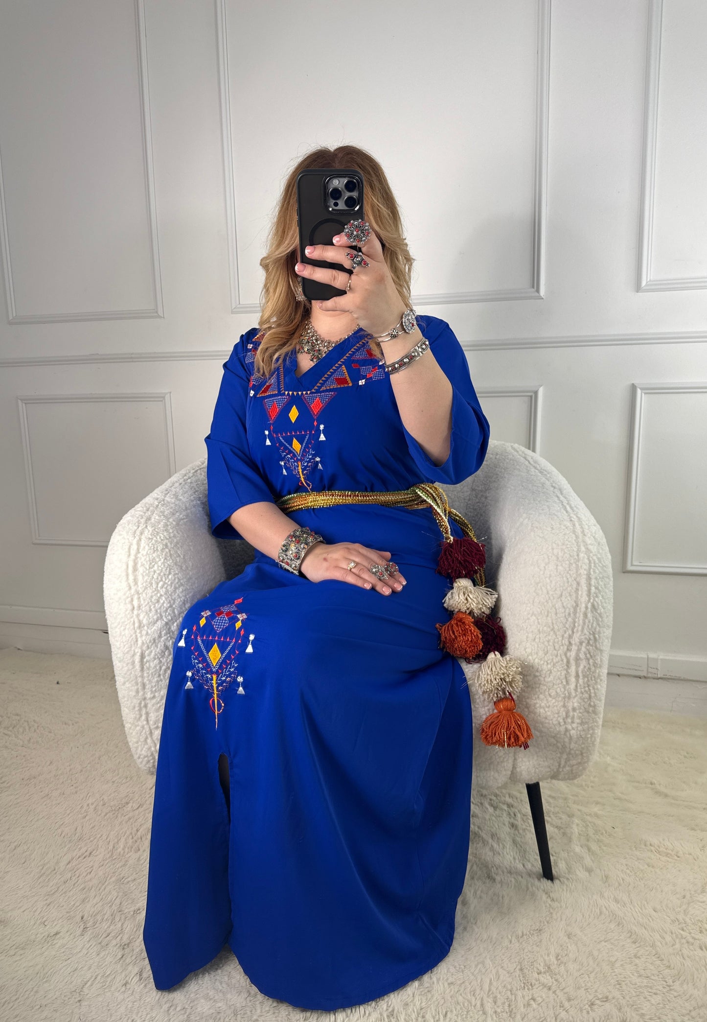 Robe Thiziri Yelli