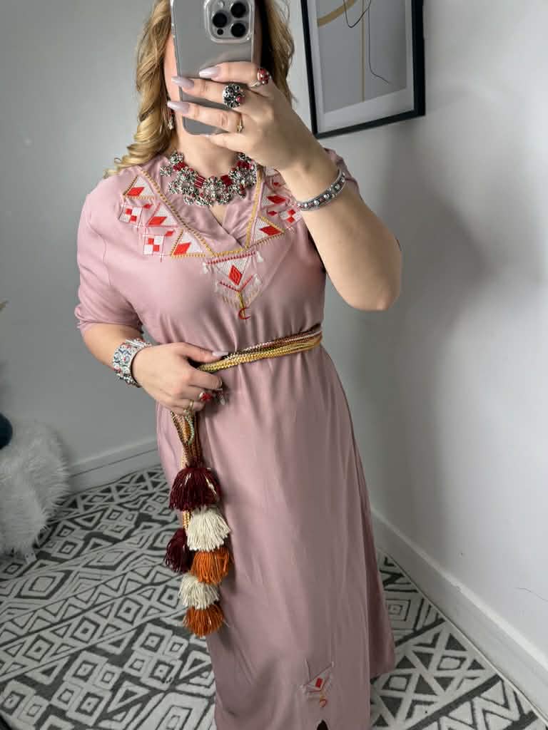 Robe Thiziri Yelli